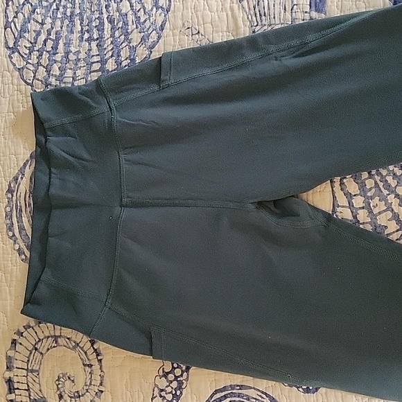 Alphalete workout leggings with pockets size S runs like an XS - Picture 3 of 3
